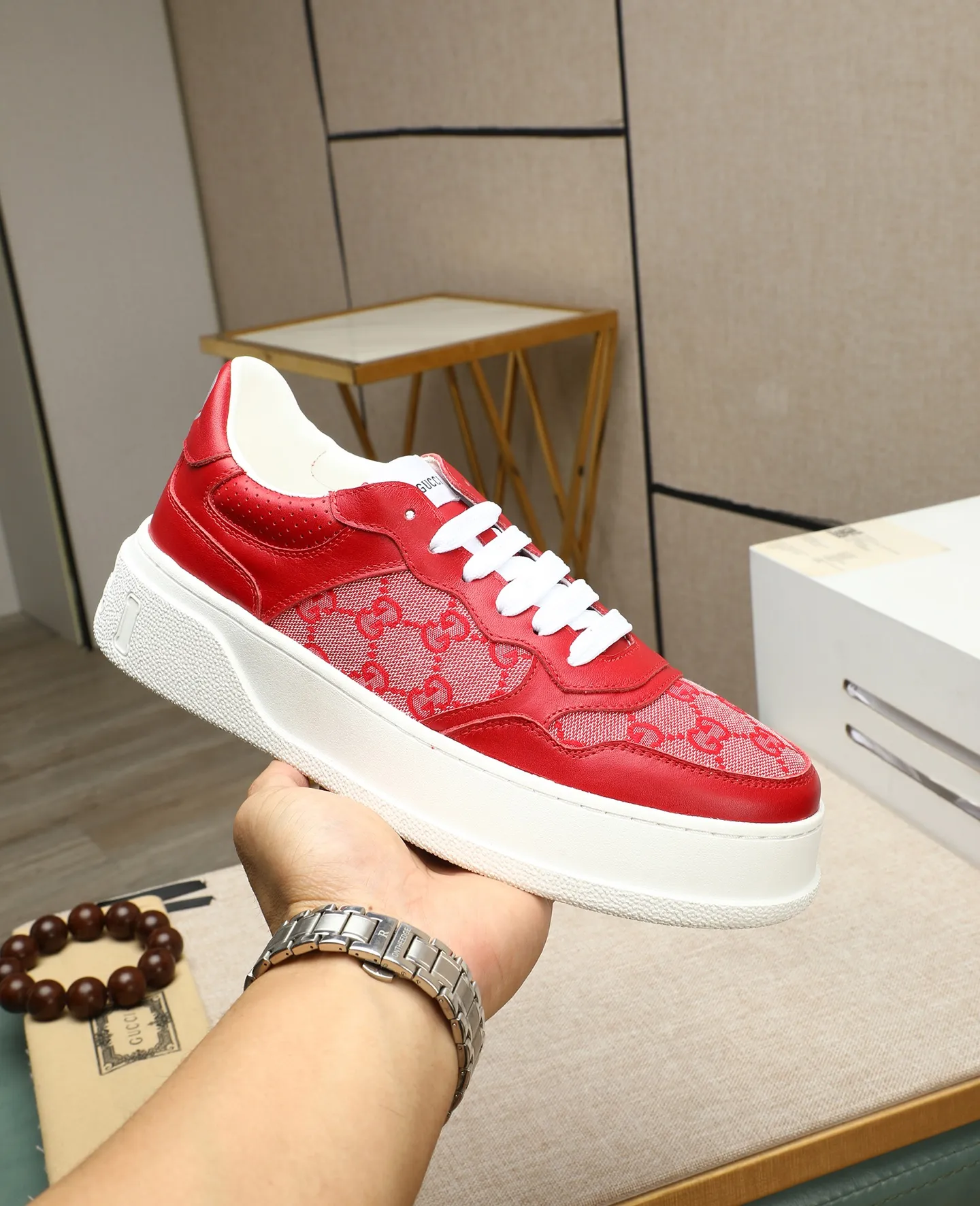 Men's shoes 💰400 GUCCI🔍🔍The latest models are on sale at the same time at the counter. Original calfskin imported from Italy, genuine leather lining, (high-end, extravagant, and classy) with exquisite workmanship. Soles: Original soles specially provided by the original factory. ⚠Exclusive double-layer movable molded soles are super comfortable⚠. Photos of the real thing🎬The real thing is better🔍🔍"High quality·Follow the order" Code number 38-44